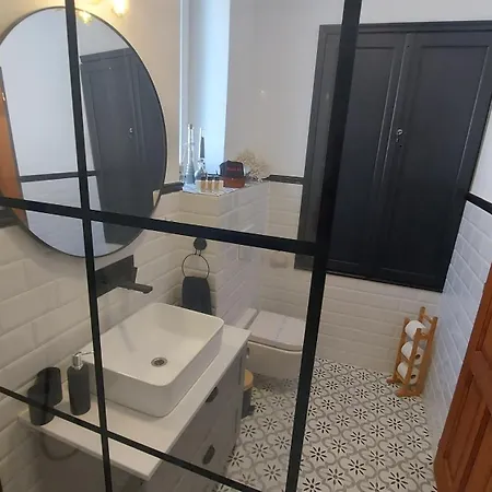 Annushka Apartment Sarud