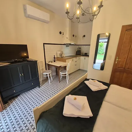 Annushka Apartment Sarud